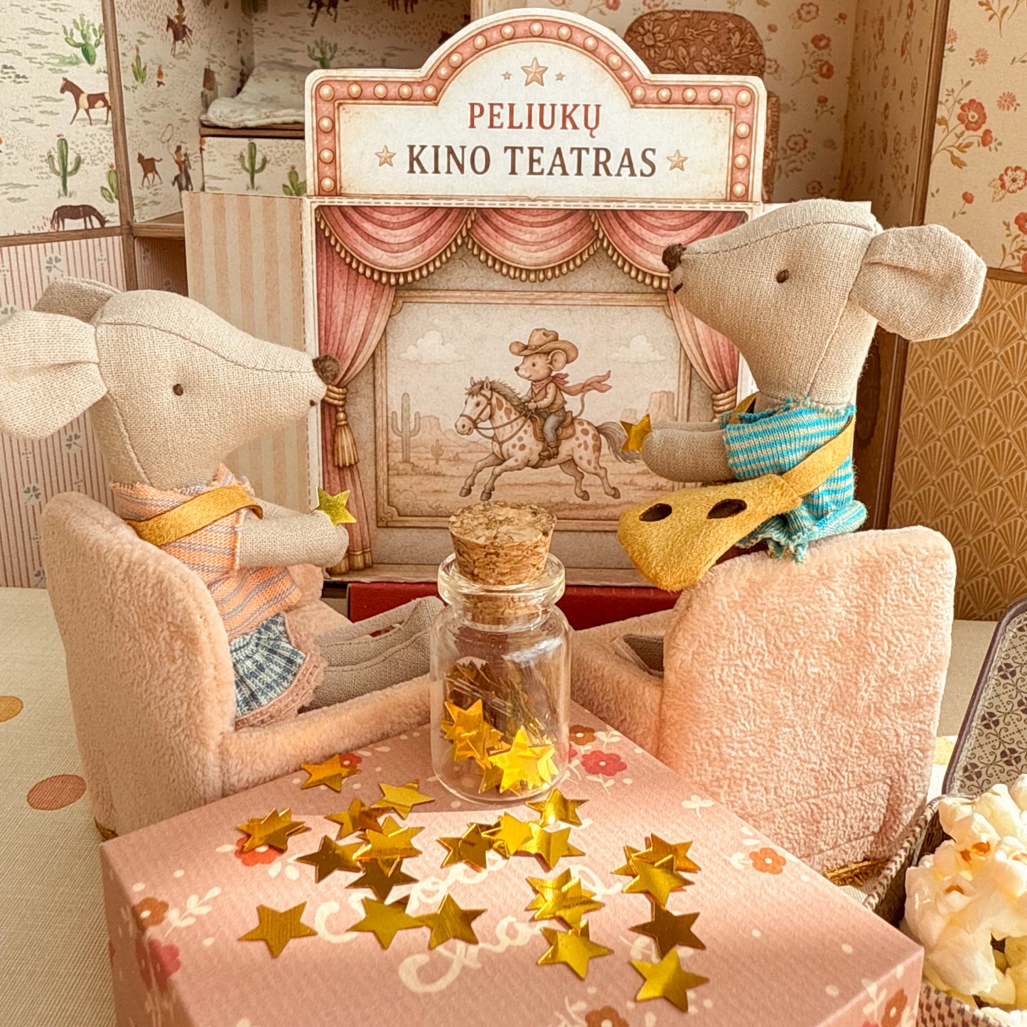 Maileg mouse house wallpaper