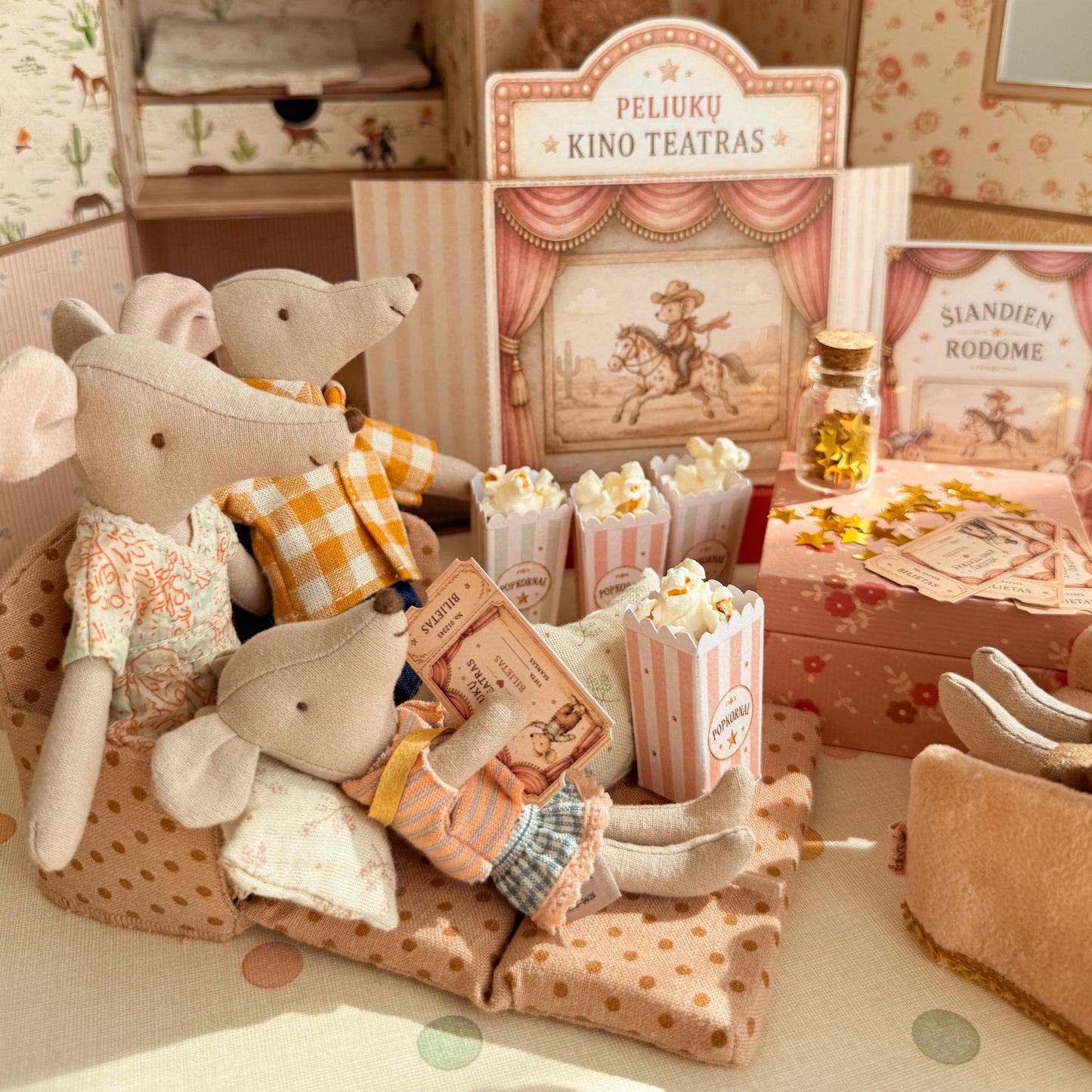 Maileg mouse house wallpaper