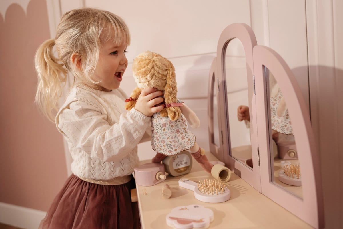 Little Dutch pliušinė lėlė Julia