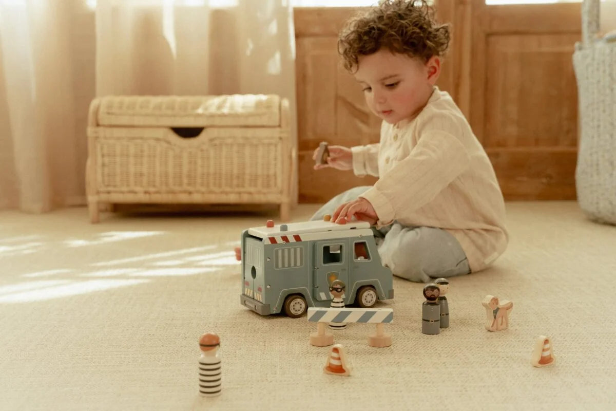 Little Dutch Medinis policijos furgonas