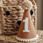 Pirmojo gimtadienio kepurėlė - ruda