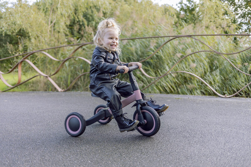 Little Dutch balansinis dviratukas 4 in 1 – Kaya Pink - Image 7
