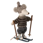 Maileg žiemos peliukas su slidėmis - didysis brolis Grey